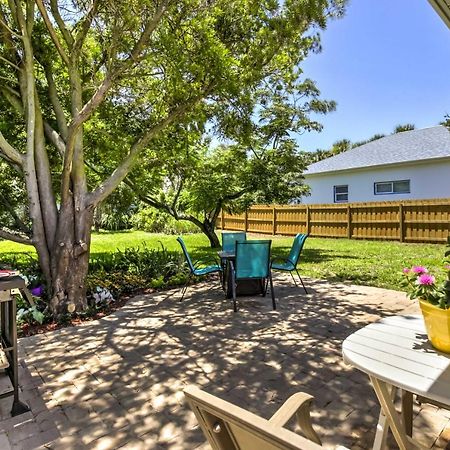 New Smyrna Beach Abode With Fire Pit, Walk To Beach! Villa Esterno foto