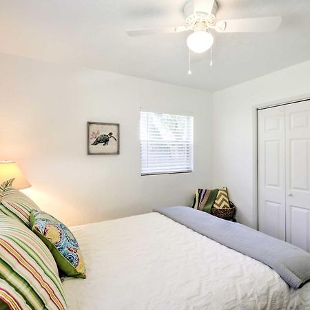 New Smyrna Beach Abode With Fire Pit, Walk To Beach! Esterno foto