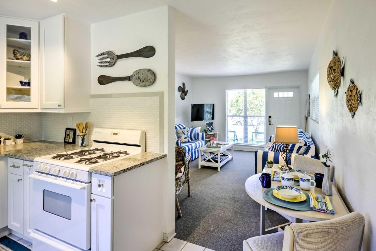 New Smyrna Beach Abode With Fire Pit, Walk To Beach! Esterno foto