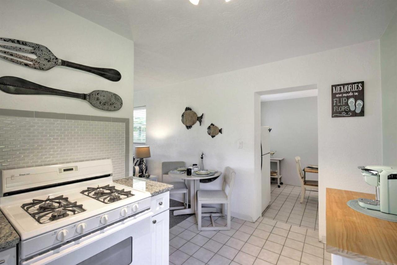 New Smyrna Beach Abode With Fire Pit, Walk To Beach! Esterno foto
